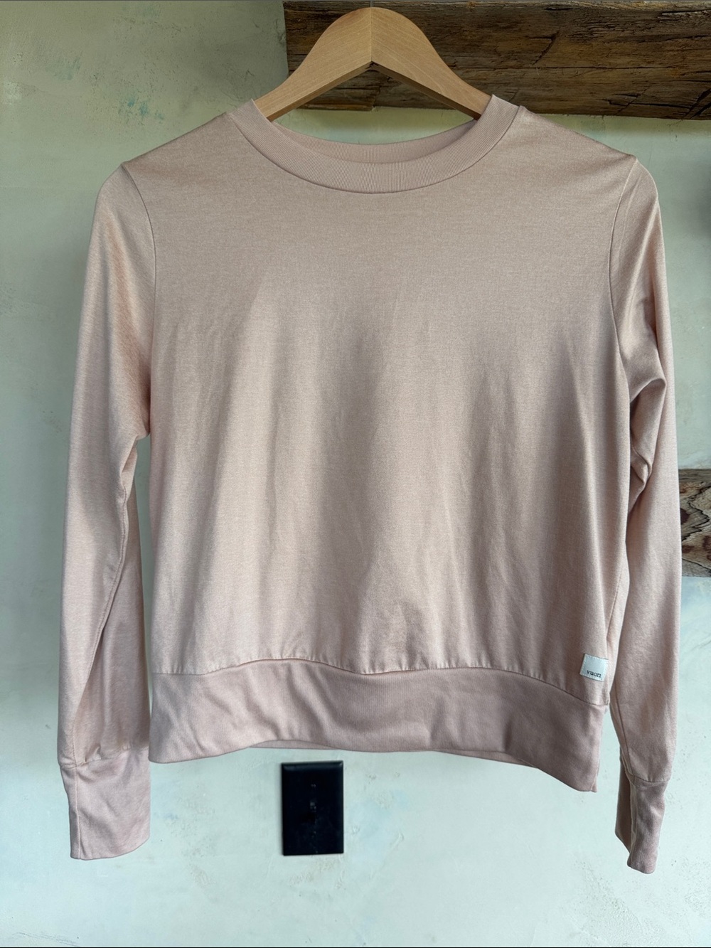 Vuori Daydream Crew in Light Pink Women's Crewneck Pullover Top